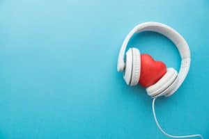 Can You Golf While Wearing Headphones Or Earbuds?